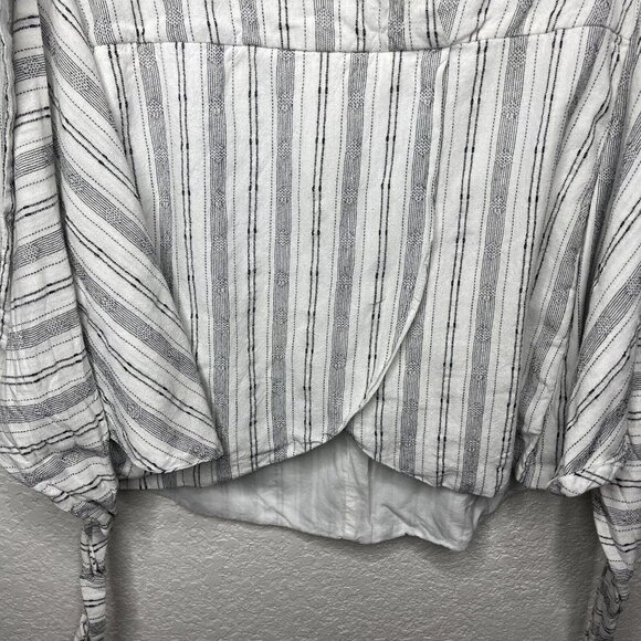 L'ACADEMIE Revolve The Meadow Dress‎ Striped White Gray Long Sleeve  Size S - Picture 9 of 14